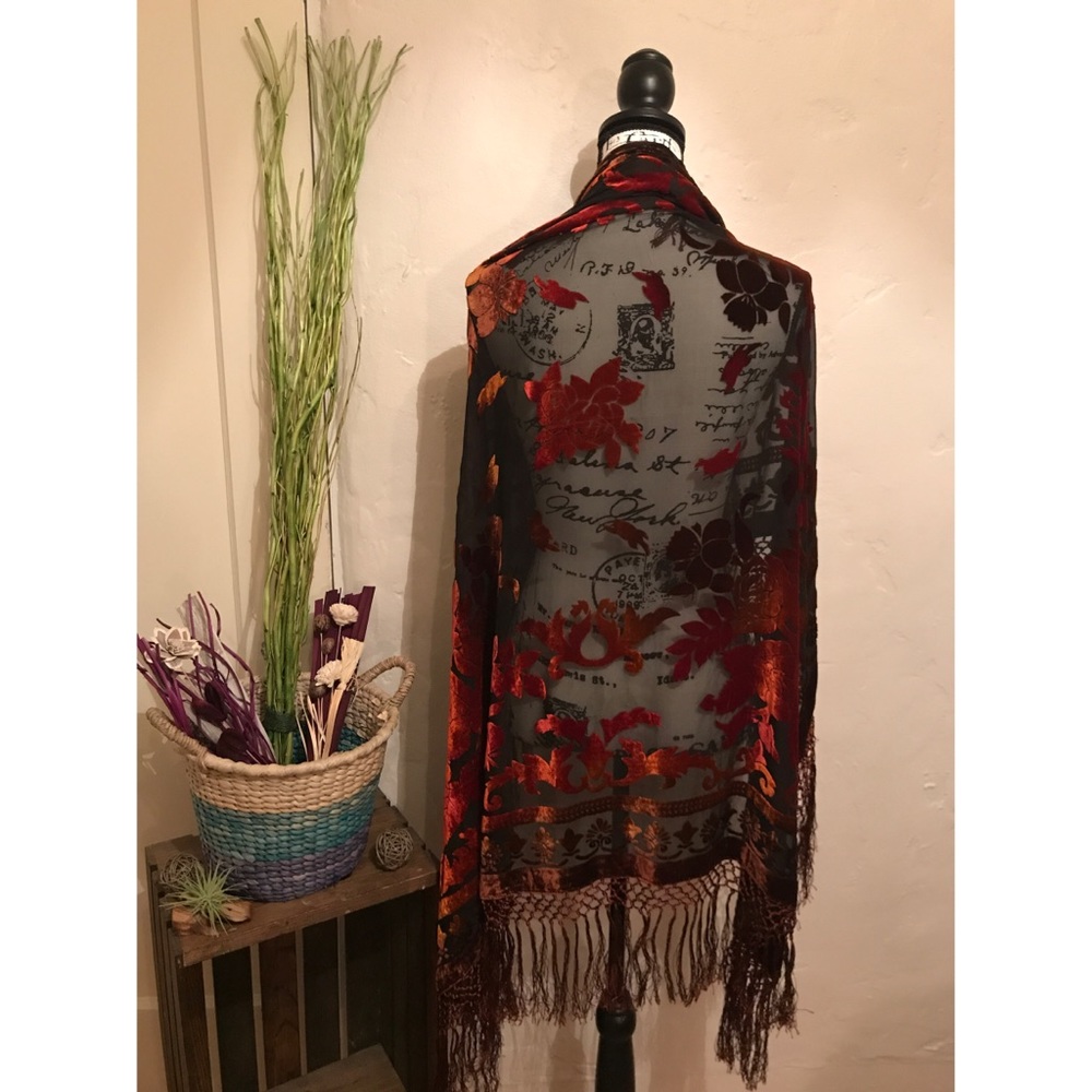 VINTAGE SHAWL WRAP with Velvet Embroidery & fringe